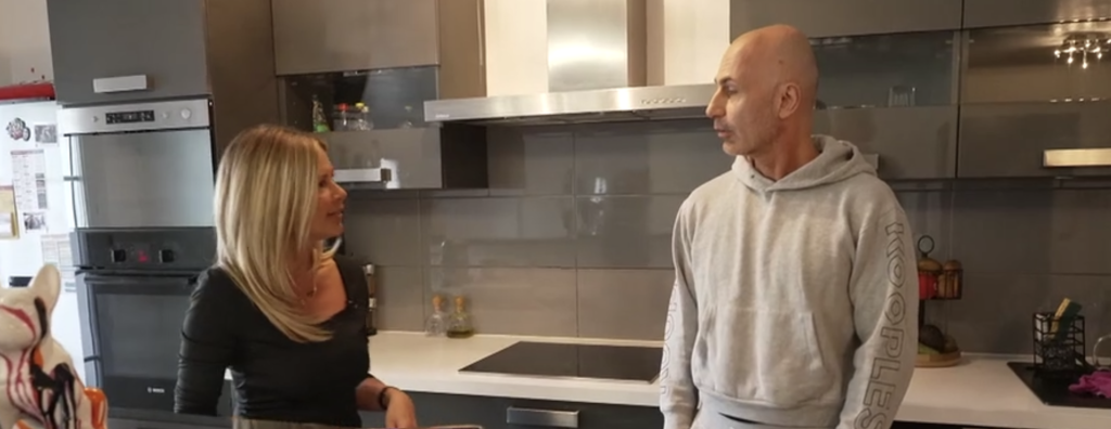 Rachel et St&eacute;phane, ancien couple, se parlant comme avant